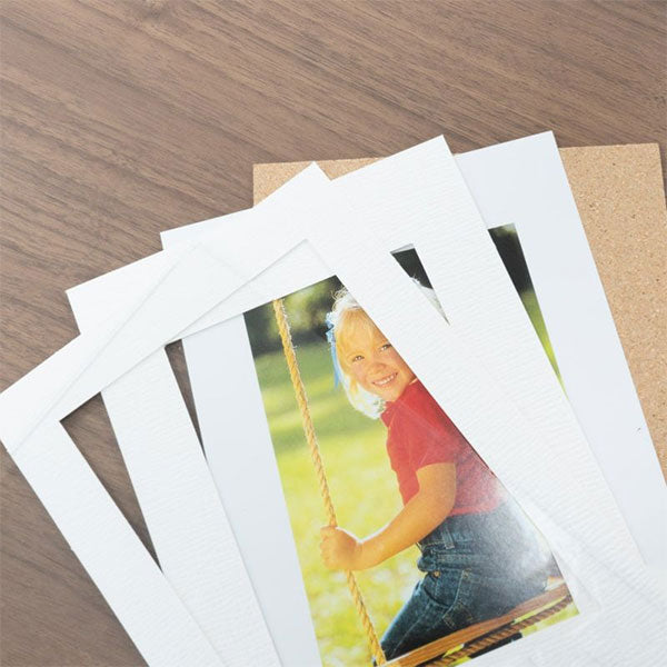 フジカラー フォトスタンド スリーサイズ(Lサイズ・はがきサイズ・キャビネ/2Lサイズ) ブラウン