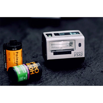 LightPix Labs フラッシュQ FM2 小型クリップオンフラッシュ GN20 シルバー