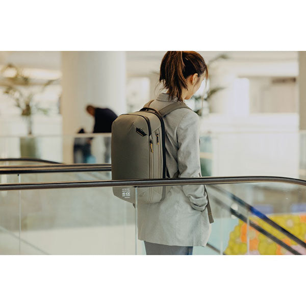 ピークデザイン BTR-20-ST-2 トラベルバックパック 20L ストーン
