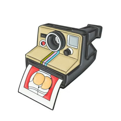 キング CPNB-INS カメラピンバッジ インスタントカメラ型