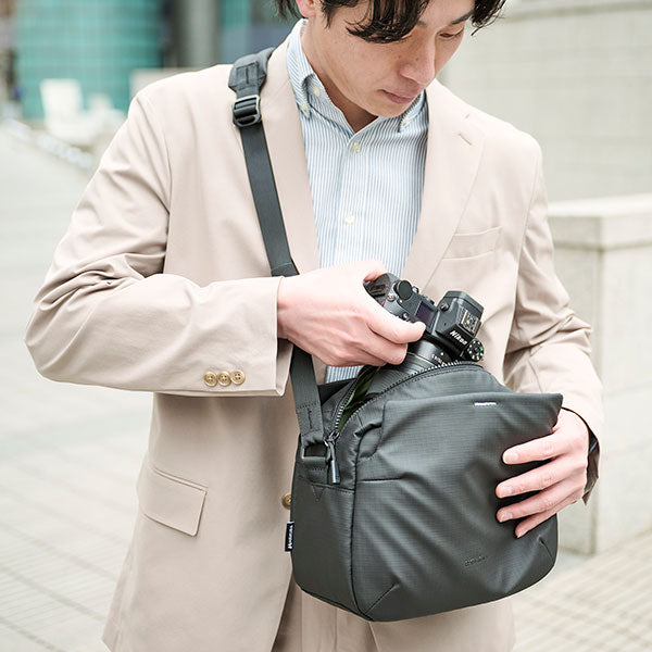 《2月27日発売予定》 ハクバ SP-STSB6NV プラスシェル ストリーム ショルダーバッグ 6 ネイビー 【予約】